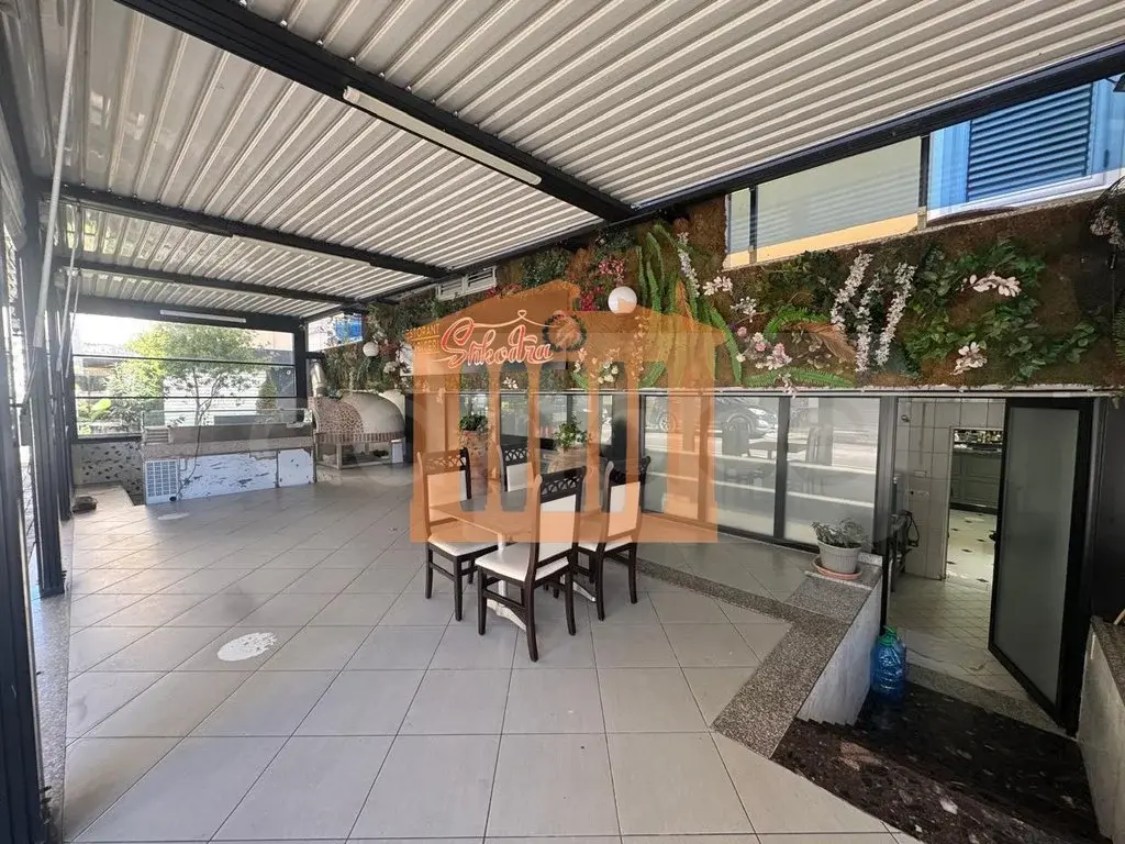 Pasuri të palujtshme komerciale 1198 m² 5 kati