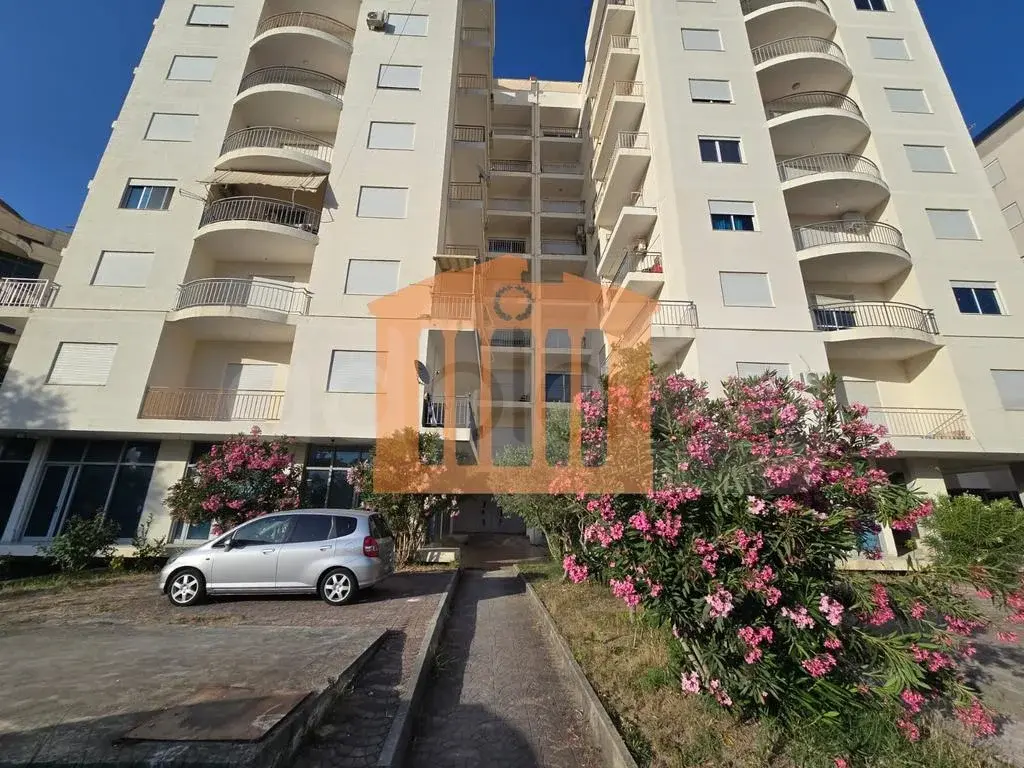 Pasuri të palujtshme komerciale 94 m²