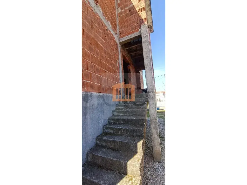 Vilë 360 m²