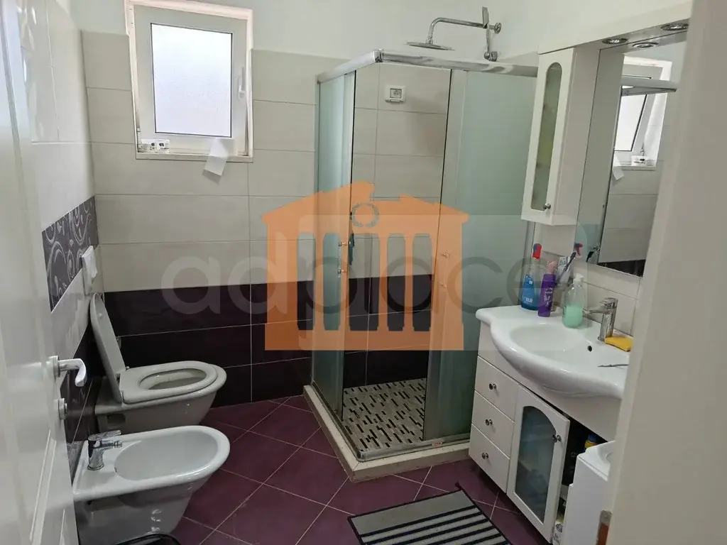 Pasuri të patundshme komerciale 600 m² 6 kati