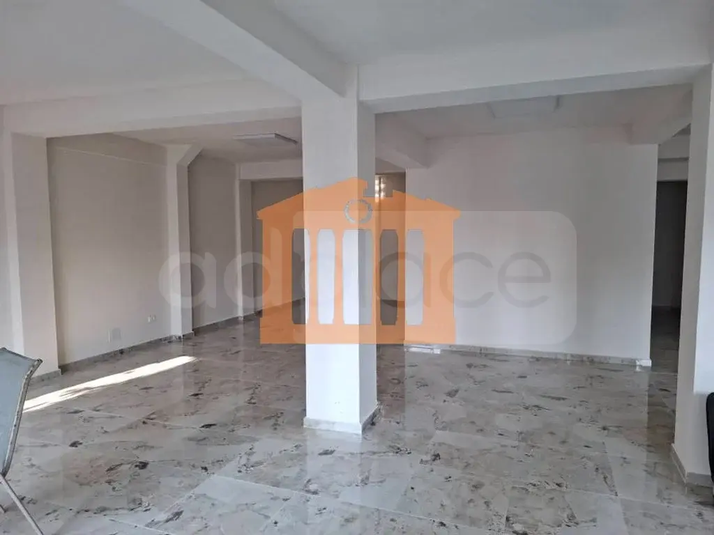 Pasuri të patundshme komerciale 100 m² 1 kati