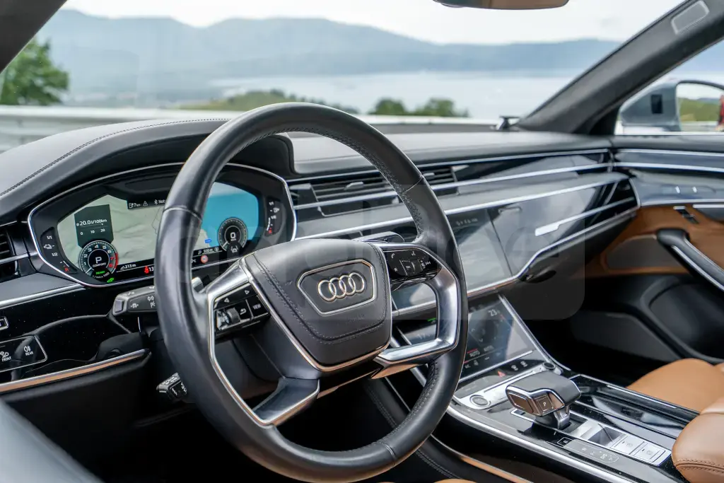 Audi A8 D5 2021