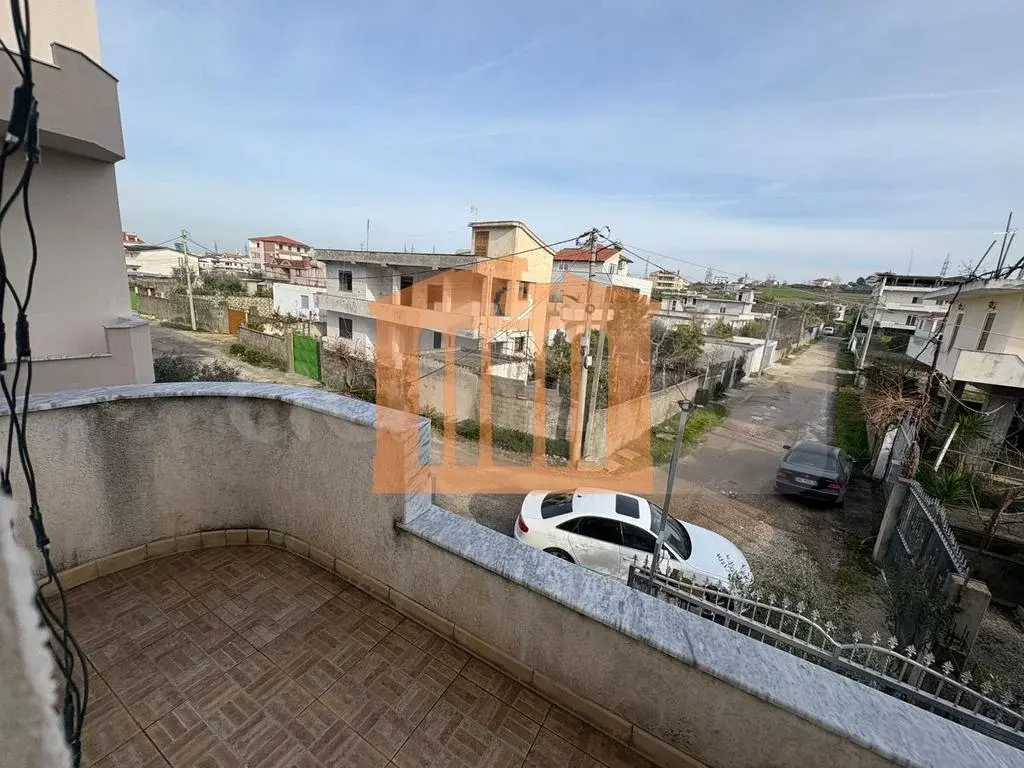 Vilë 500 m²