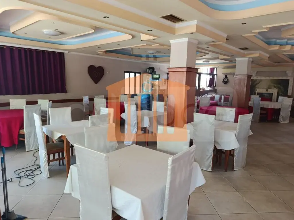 Pasuri të patundshme komerciale 180 m² 2 kati