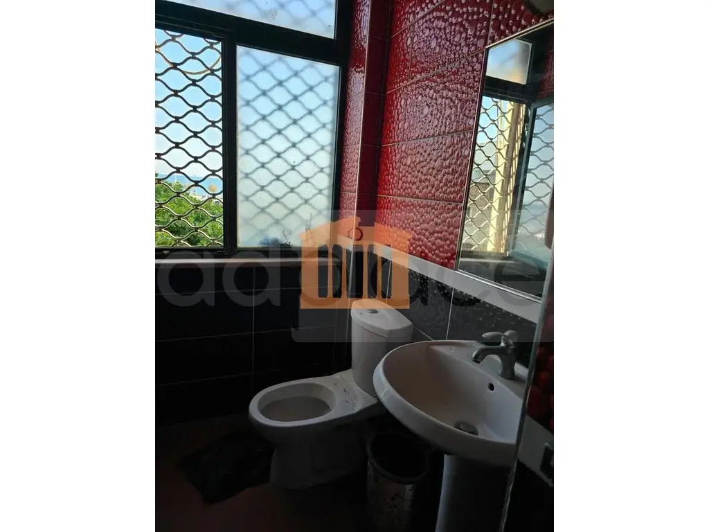 Pasuri të patundshme komerciale 143 m² 2 kati