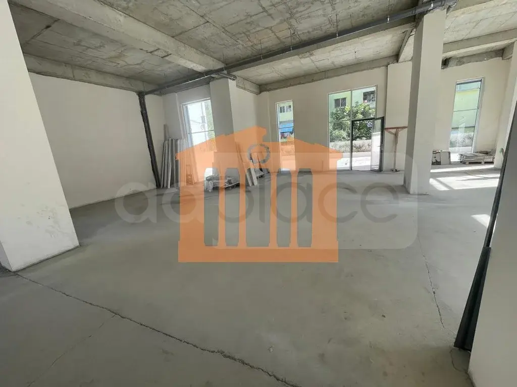Pasuri të patundshme komerciale 560 m² 1 kati