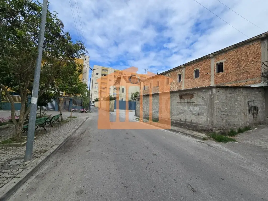 Pasuri të palujtshme komerciale 318 m² 1 kati