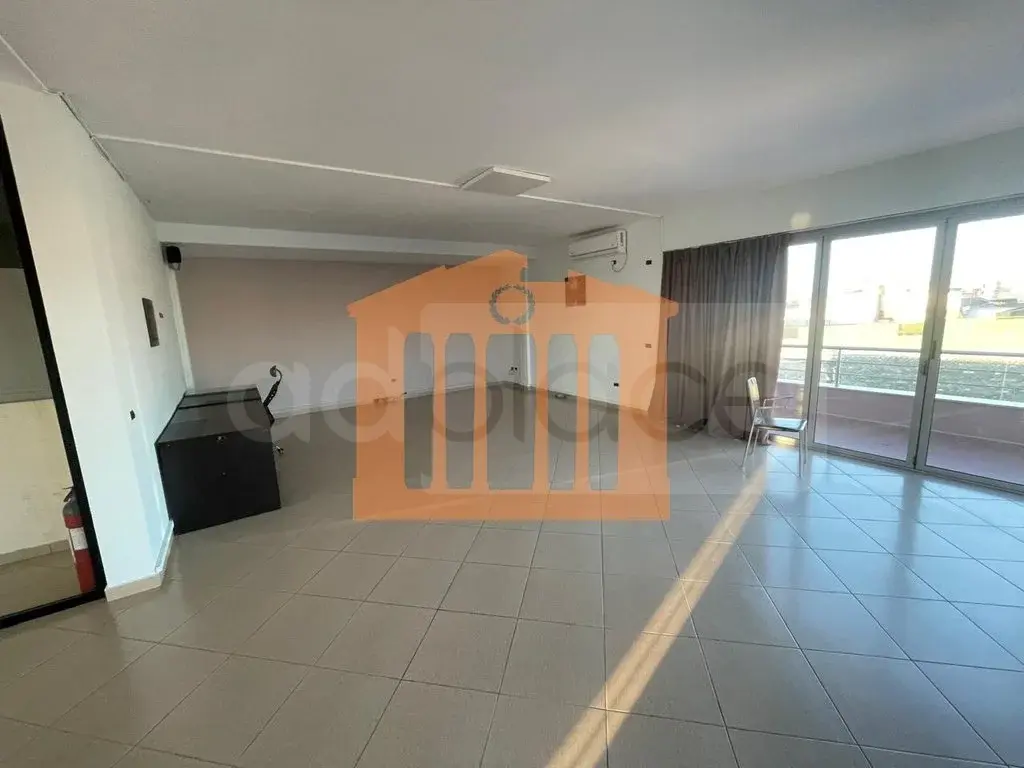 Pasuri të patundshme komerciale 600 m² 1 kati