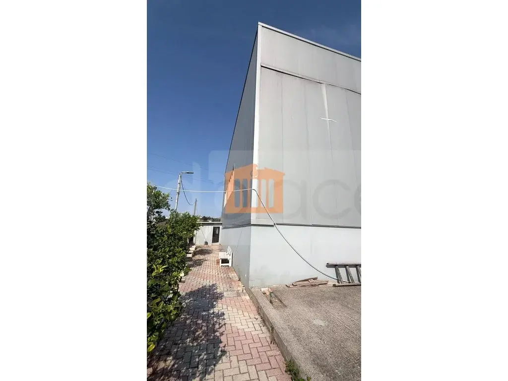 Pasuri të patundshme komerciale 750 m²