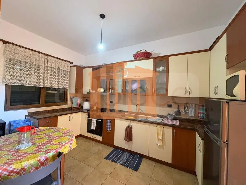 Vilë 502 m² 1 kati