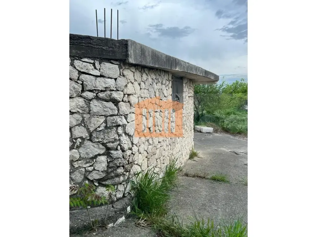 Vilë 450 m² 2 kati