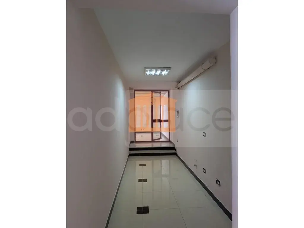 Pasuri të patundshme komerciale 200 m² 2 kati