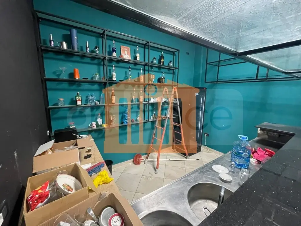 Pasuri të patundshme komerciale 80 m² 1 kati
