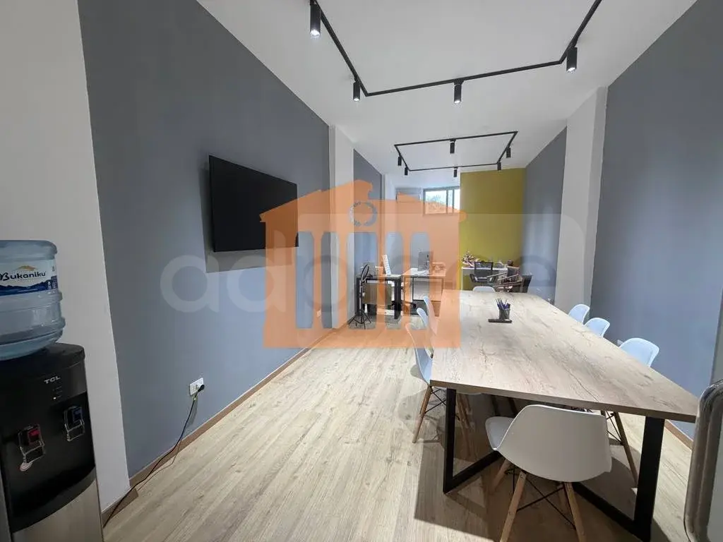 Pasuri të patundshme komerciale 40 m² 2 kati