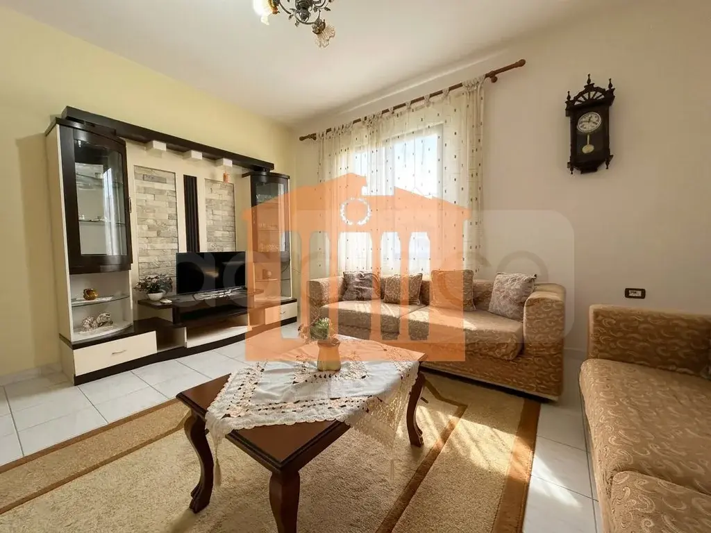 Apartament 1+2 dhoma 220 m² 2 kati