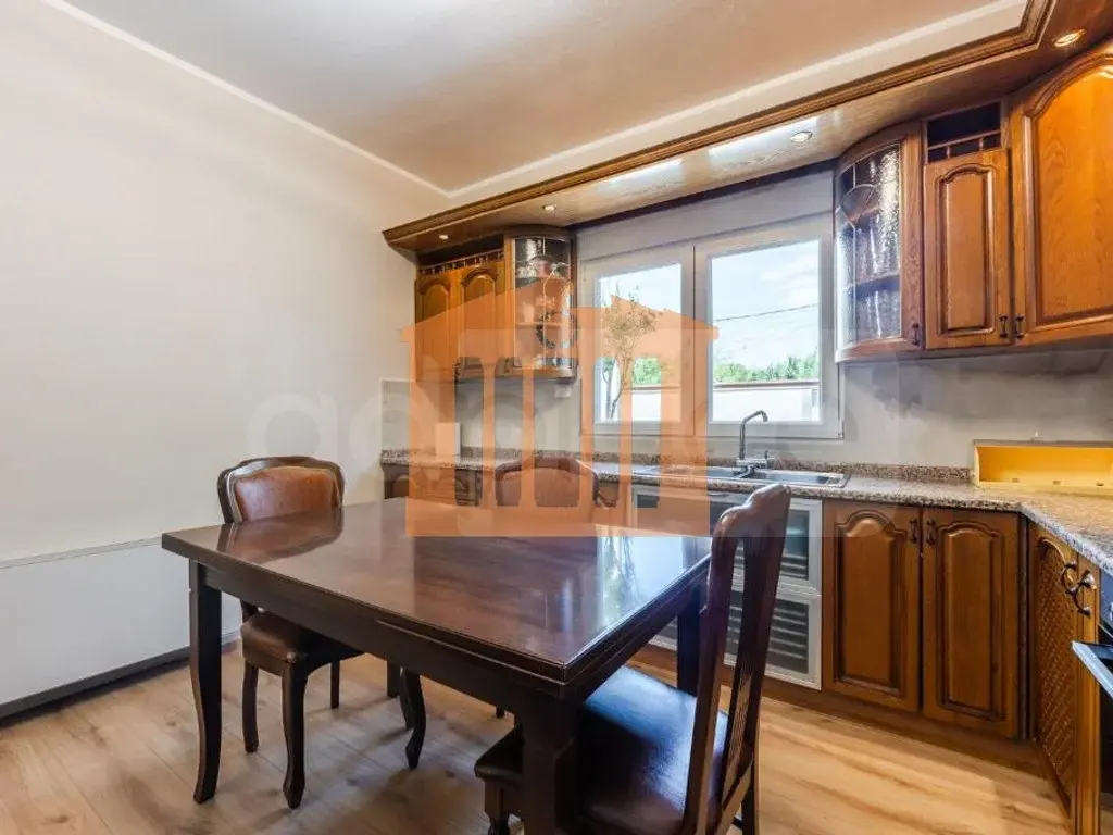 Vilë 160 m² 1 kati