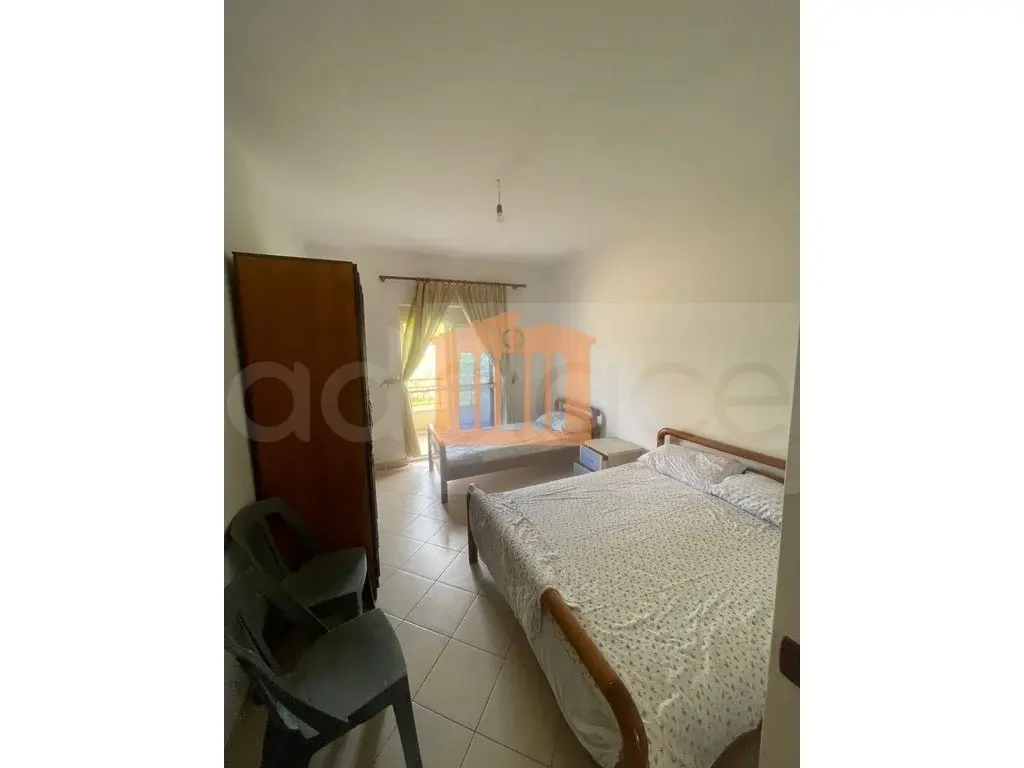 Pasuri të patundshme komerciale 300 m² 2 kati