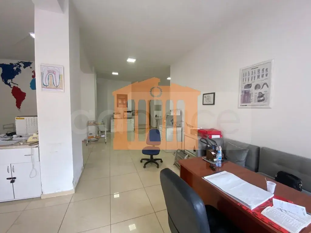 Pasuri të patundshme komerciale 92 m² 1 kati