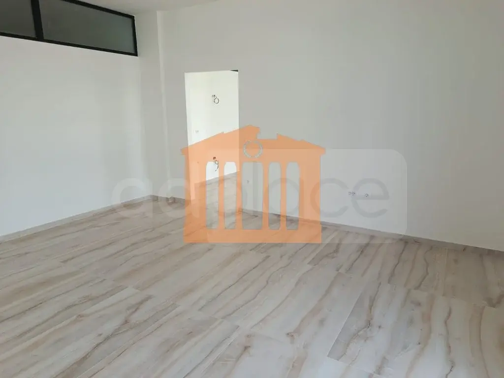 Pasuri të patundshme komerciale 82 m² 2 kati