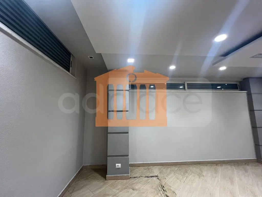 Pasuri të palujtshme komerciale 195 m² -1->0 kati