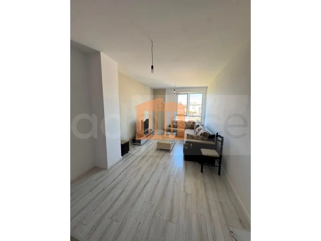 Apartament 1+3 dhoma 120 m² 5 kati