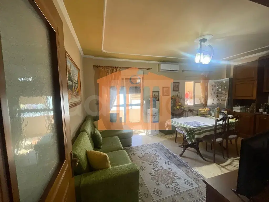 Apartament 1+3 dhoma 180 m² 5 kati