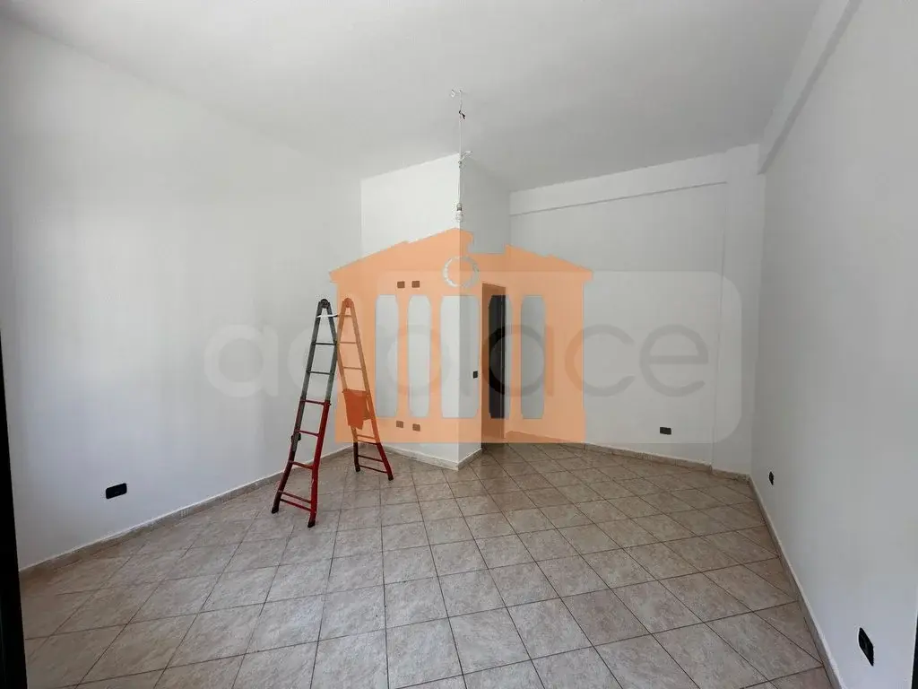 Pasuri të patundshme komerciale 21 m² 1 kati
