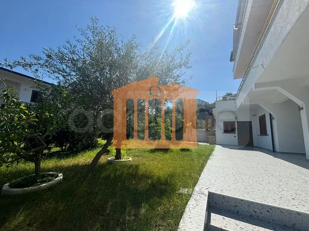 Apartament 1+2 dhoma 151 m² 2 kati