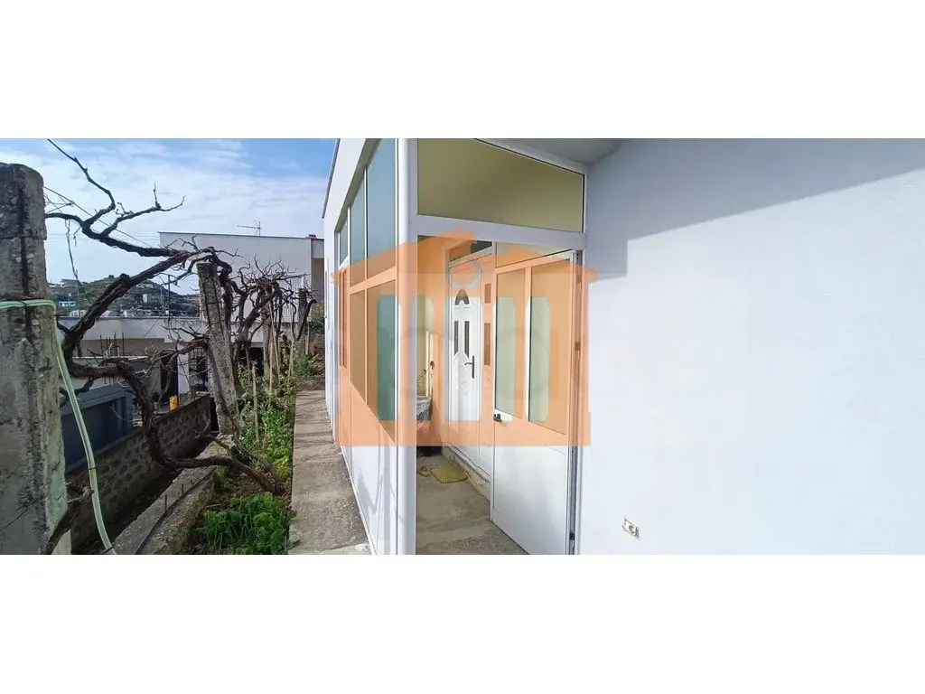 Vilë 180 m² 1, 2 kati