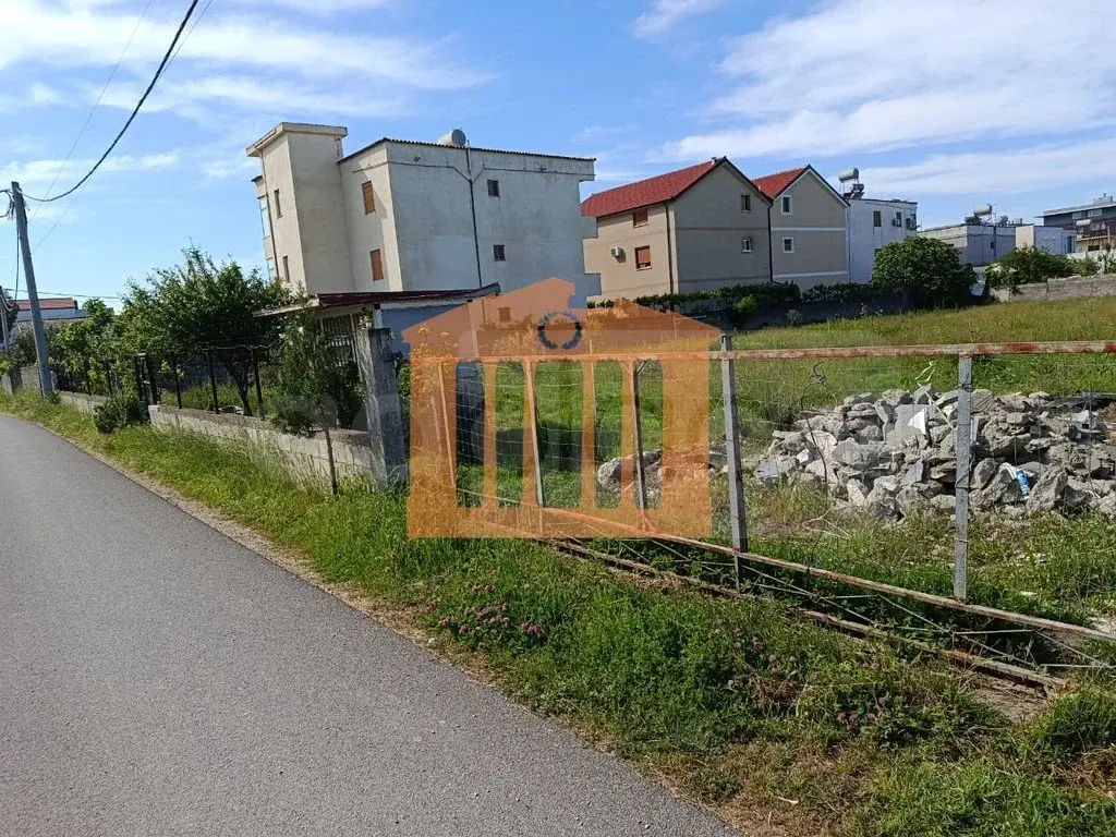 Parcela toke 2500 m²