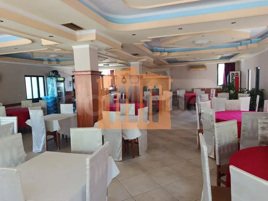 Pasuri të patundshme komerciale 180 m² 2 kati