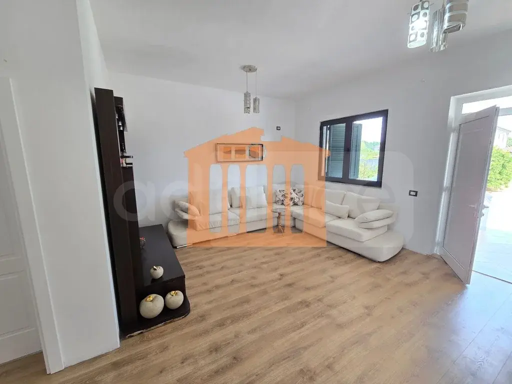 Vilë 200 m²