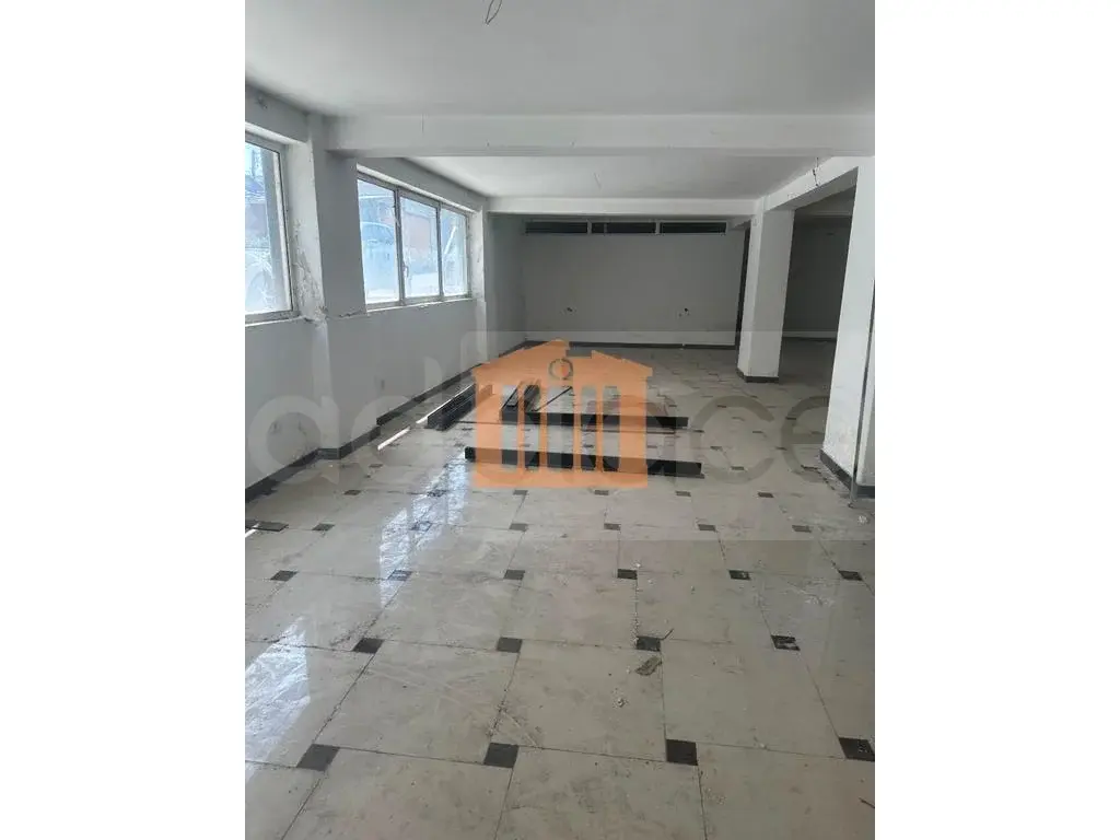 Pasuri të patundshme komerciale 180 m²