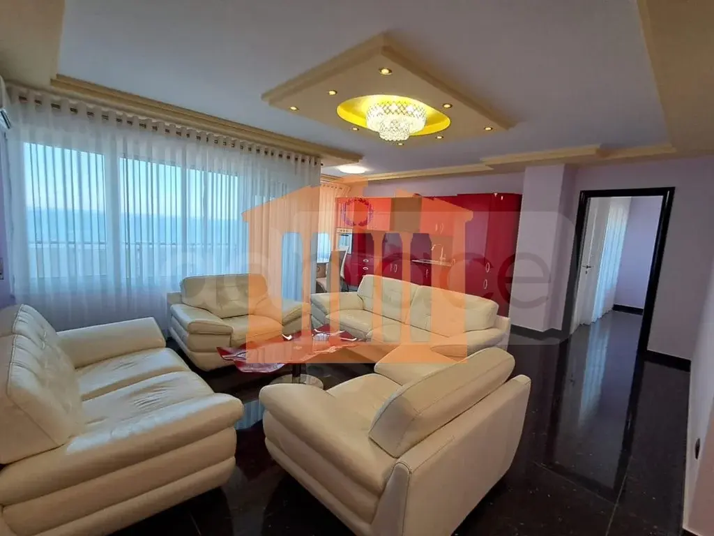 Apartament 1+3 dhoma 60 m² 3 kati