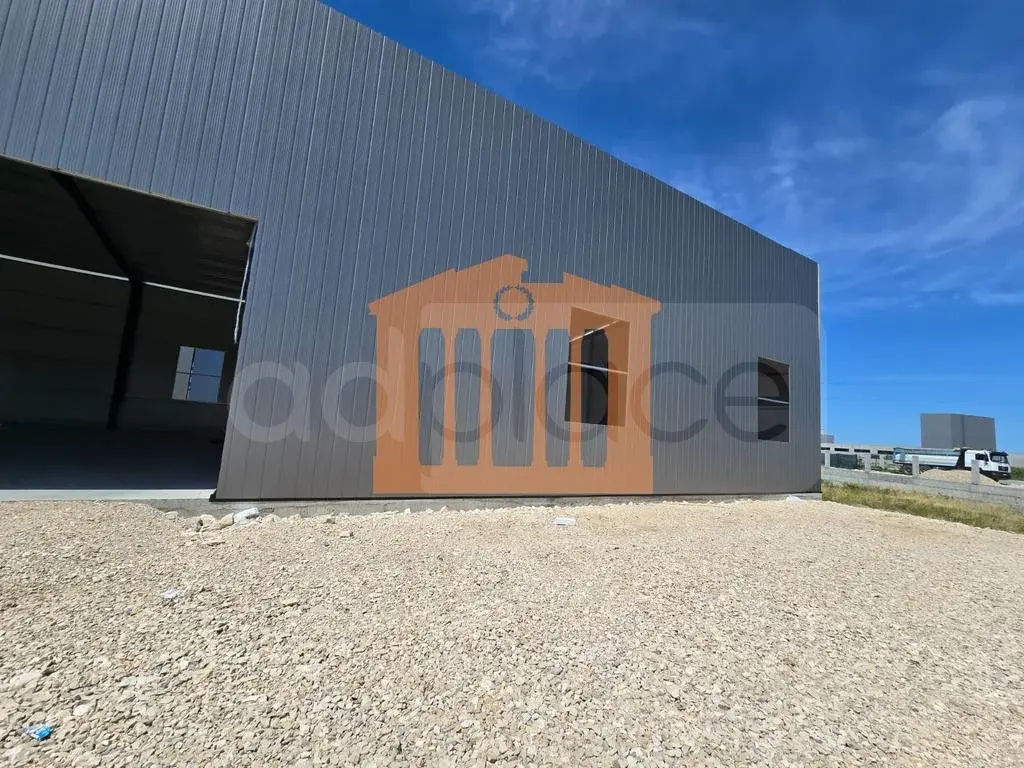 Pasuri të patundshme komerciale 1000 m² 1 kati