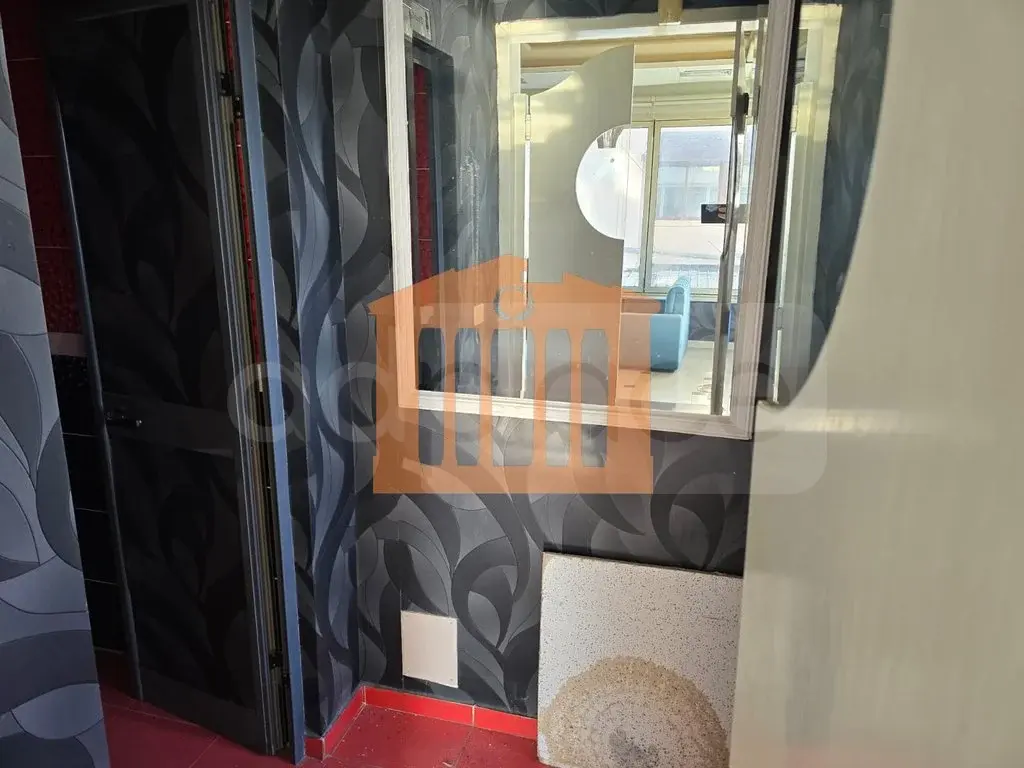 Pasuri të patundshme komerciale 143 m² 2 kati