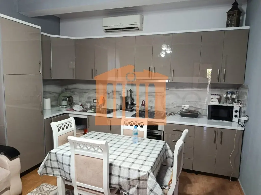 Vilë 194 m² 2 kati