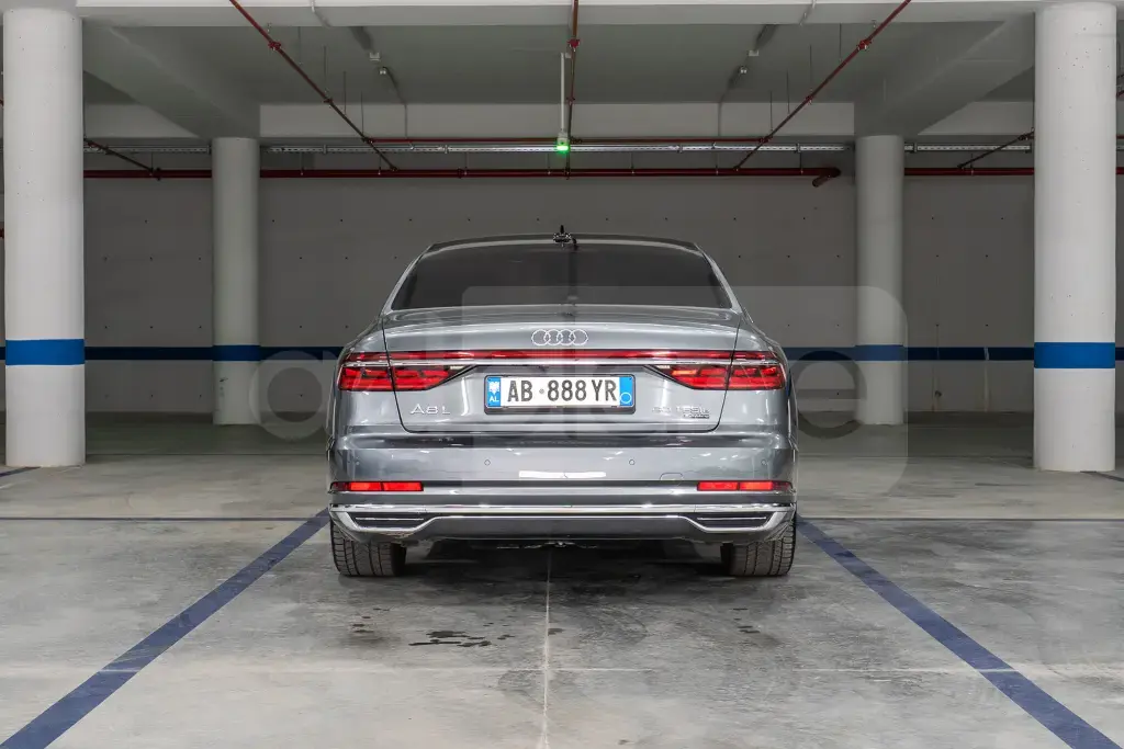 Audi A8 D5 2021