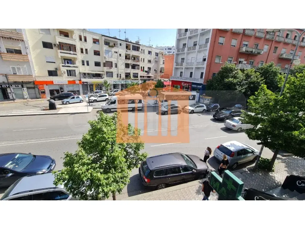 Pasuri të patundshme komerciale 201 m² 2 kati