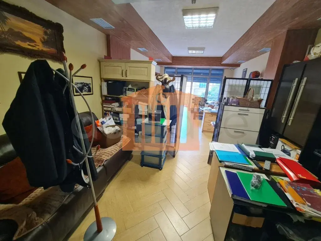 Pasuri të patundshme komerciale 58 m² 2 kati