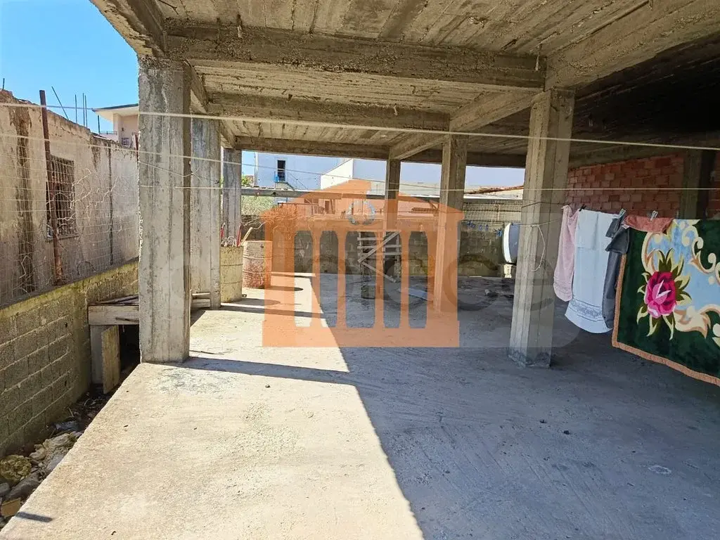 Vilë 220 m² 1 kati
