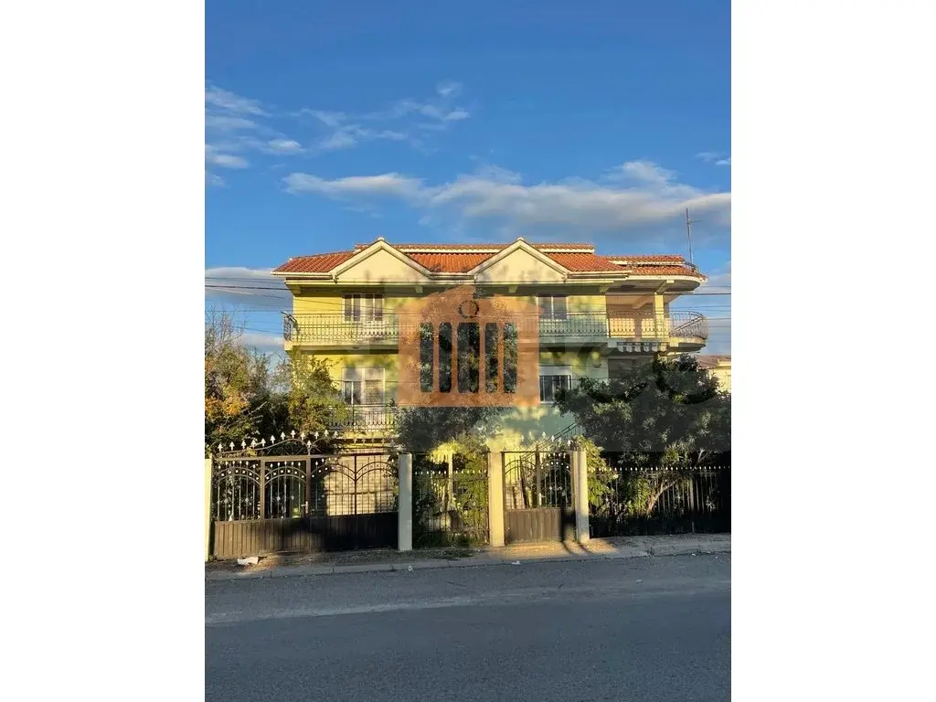 Vilë 400 m² 1 2 3 kati