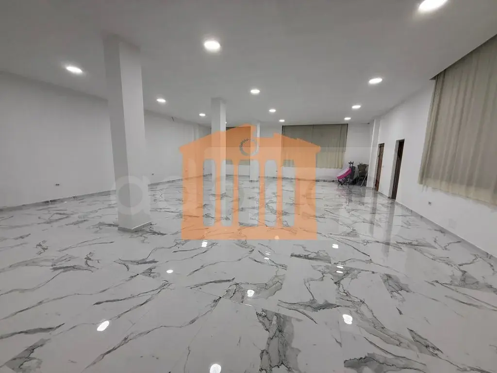Pasuri të patundshme komerciale 175 m² 1 kati