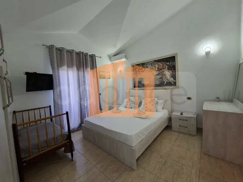 Apartament 1+3 dhoma 125 m² 2 kati