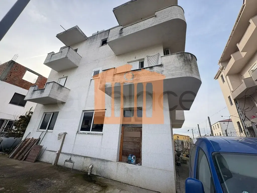 Vilë 500 m²