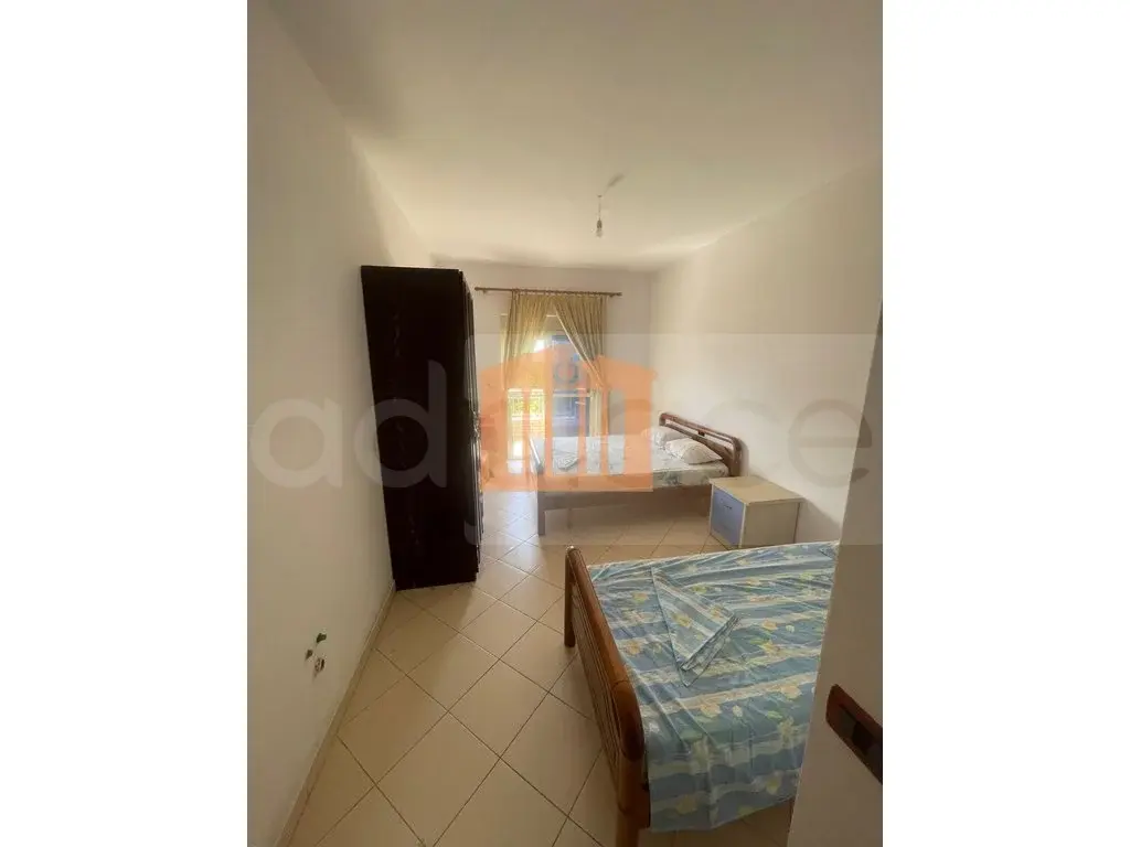 Pasuri të patundshme komerciale 300 m² 2 kati
