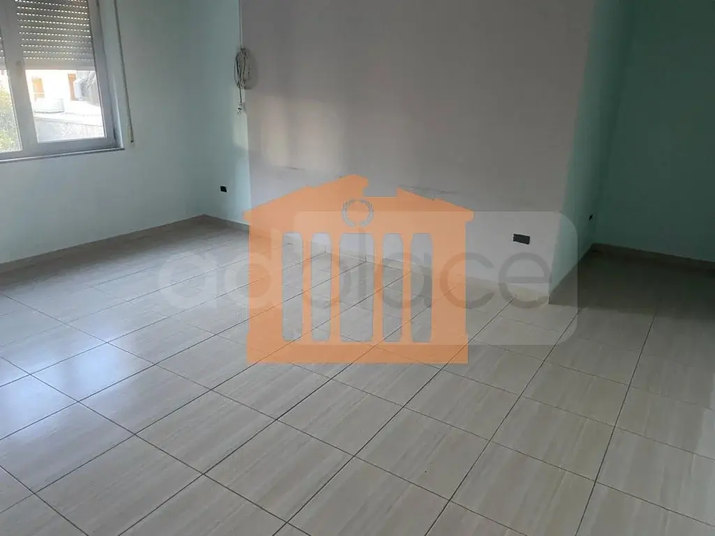 Pasuri të patundshme komerciale 600 m² 1 kati