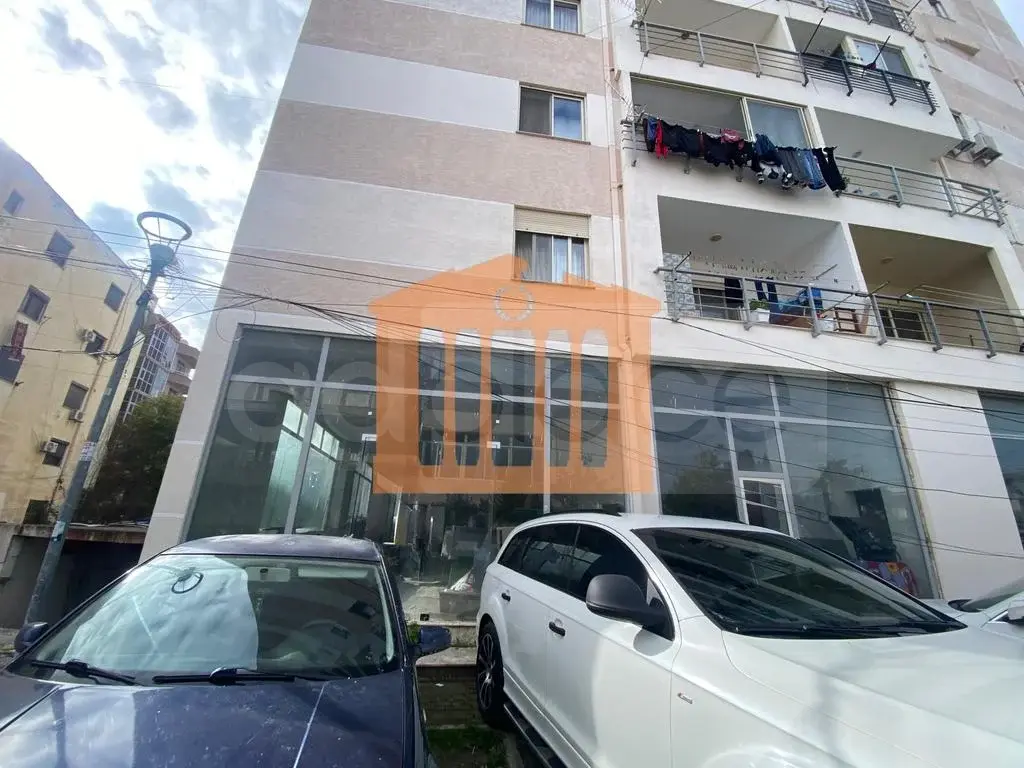 Pasuri të patundshme komerciale 245 m²