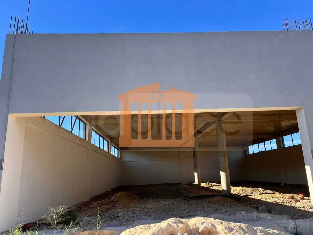 Pasuri të patundshme komerciale 650 m² 1 kati