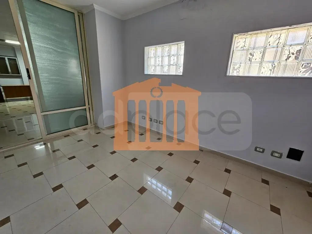 Pasuri të patundshme komerciale 45 m² 2 kati